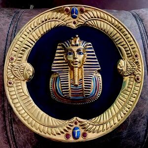Franklin Mint Heirloom Mask of Tutankhamen decorative collector plate